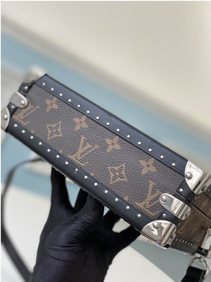 Louis Vuitton Men's Bag