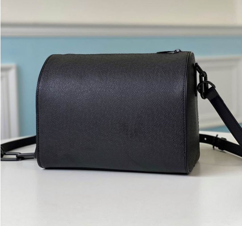 Louis Vuitton Men's Bag