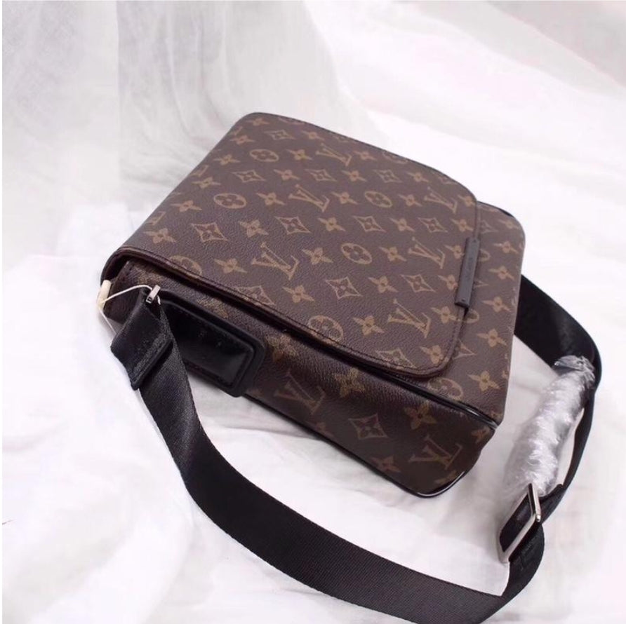 Louis Vuitton Men's Bag