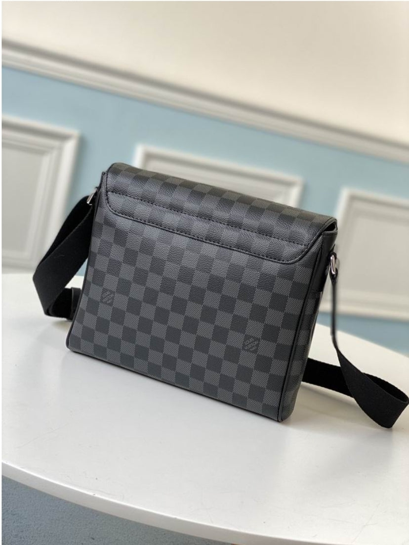 Louis Vuitton Men's Bag