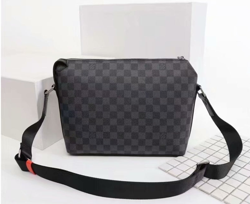 Louis Vuitton Men's Bag