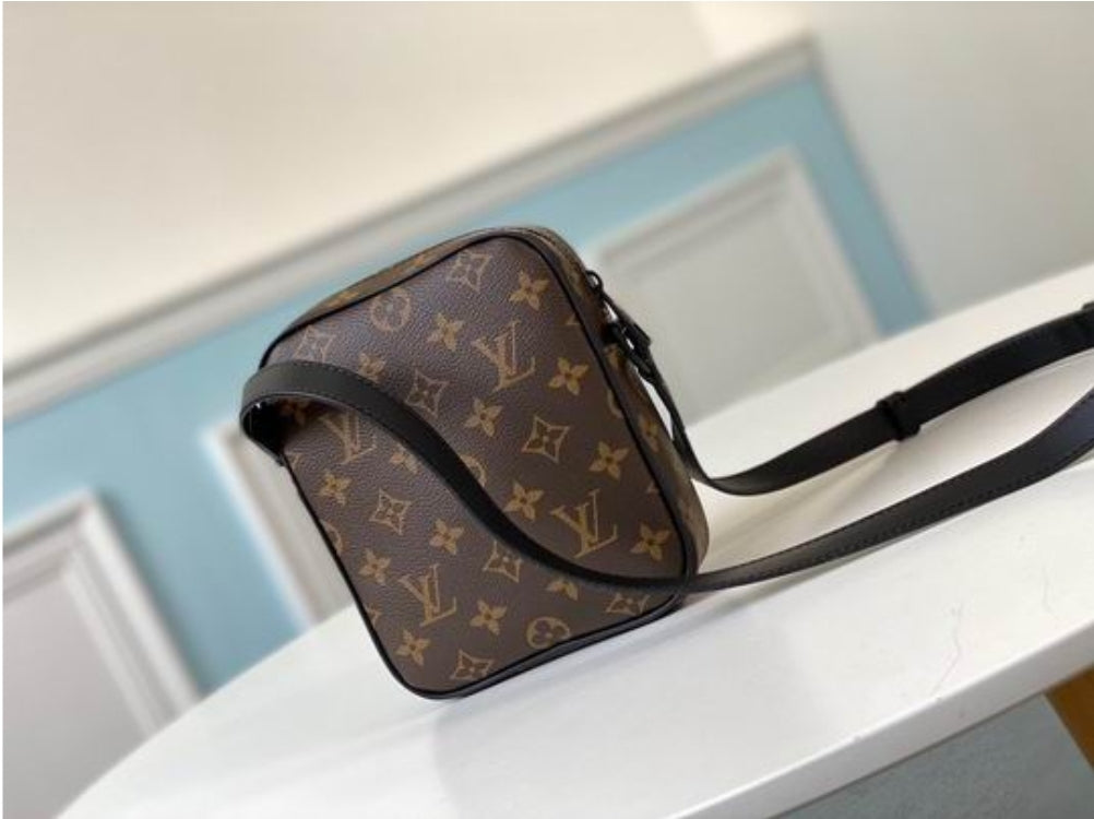Louis Vuitton Men's Bag