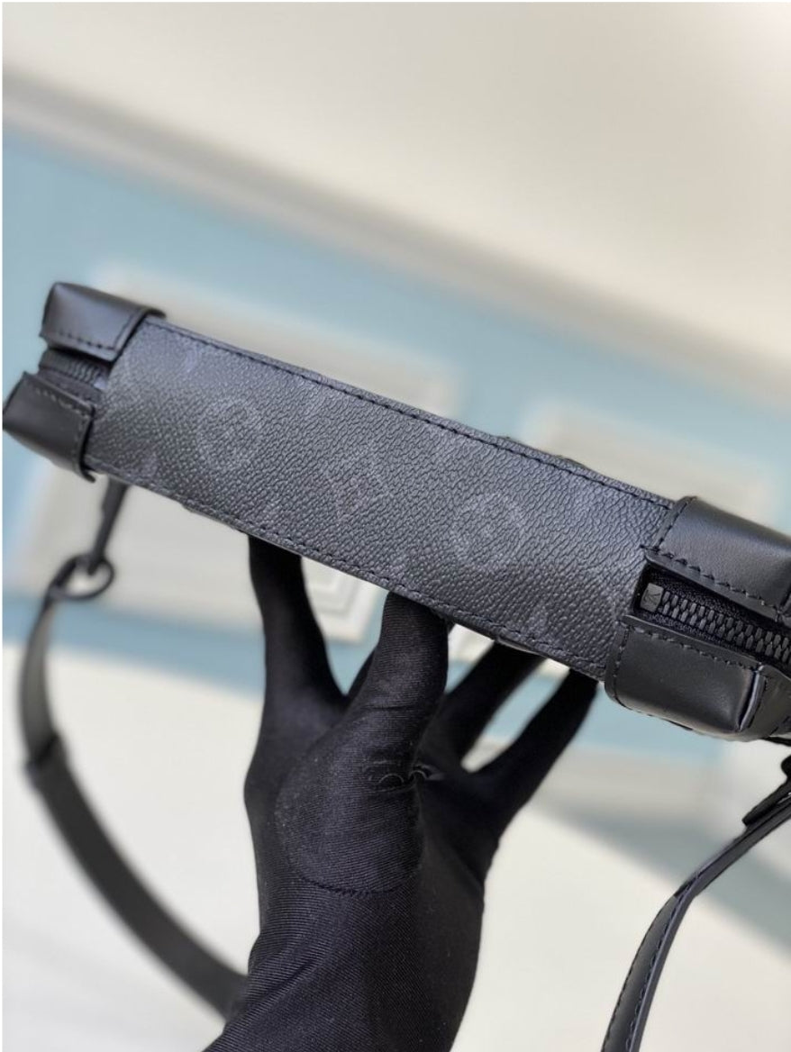 Louis Vuitton Men's Bag