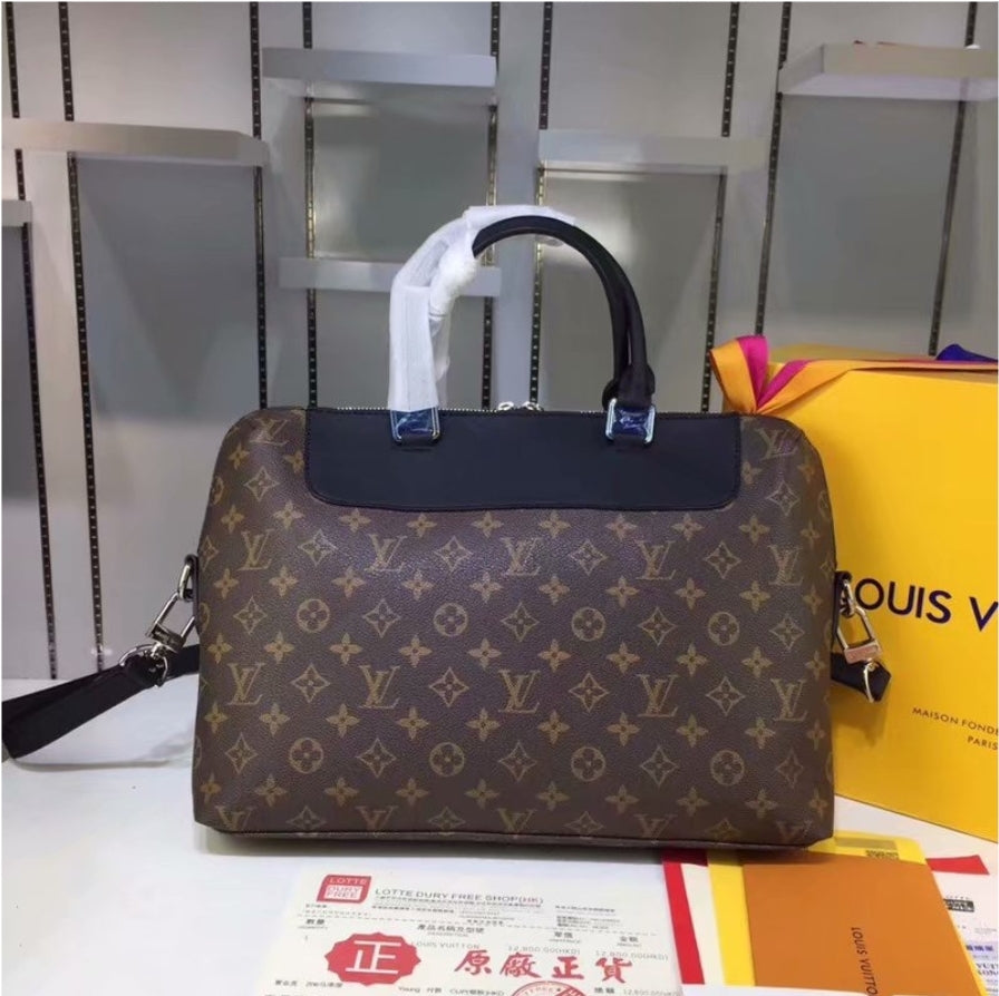 Louis Vuitton Men's Bag