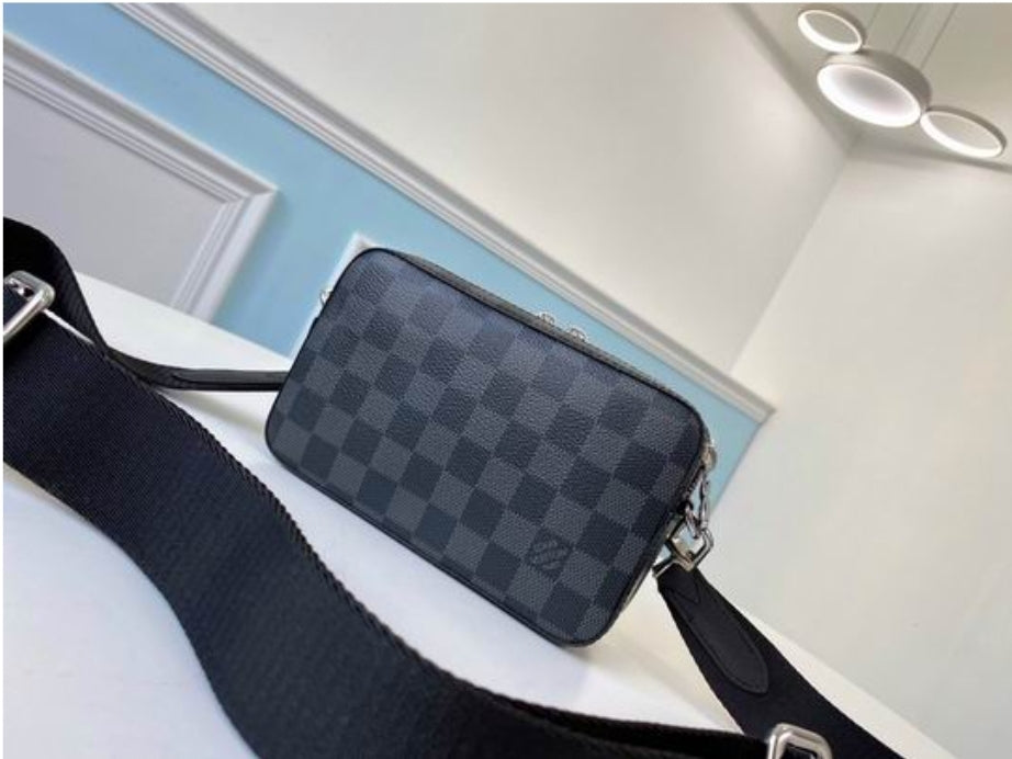 Louis Vuitton Men's Bag