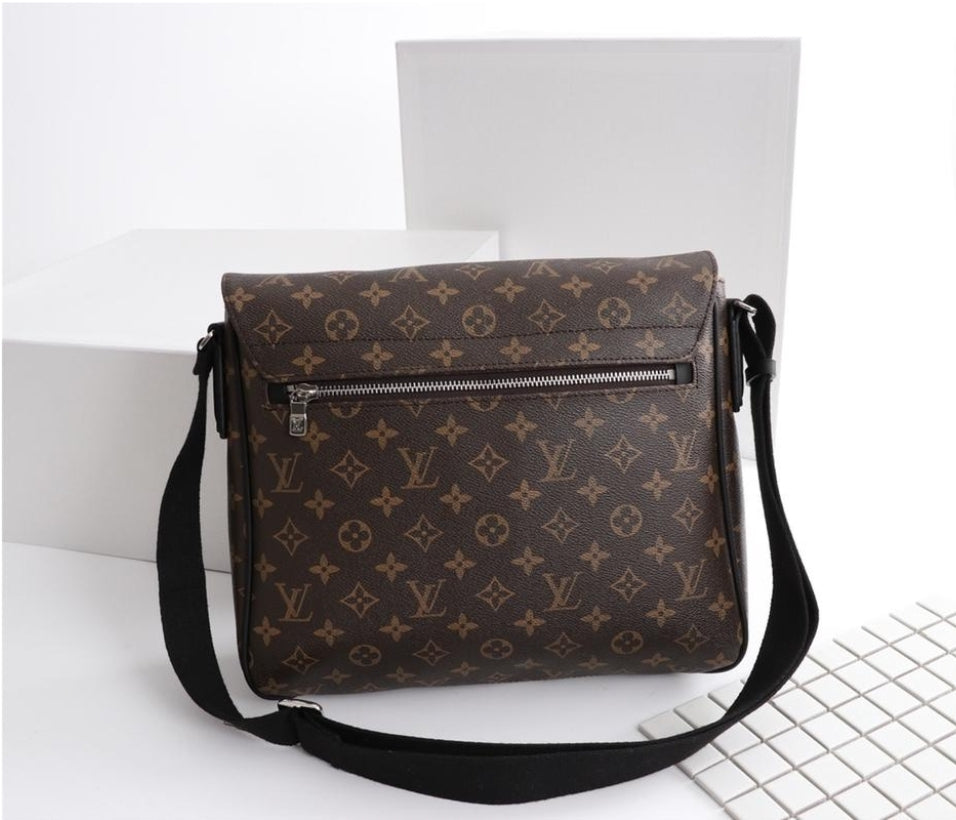 Louis Vuitton Men's Bag