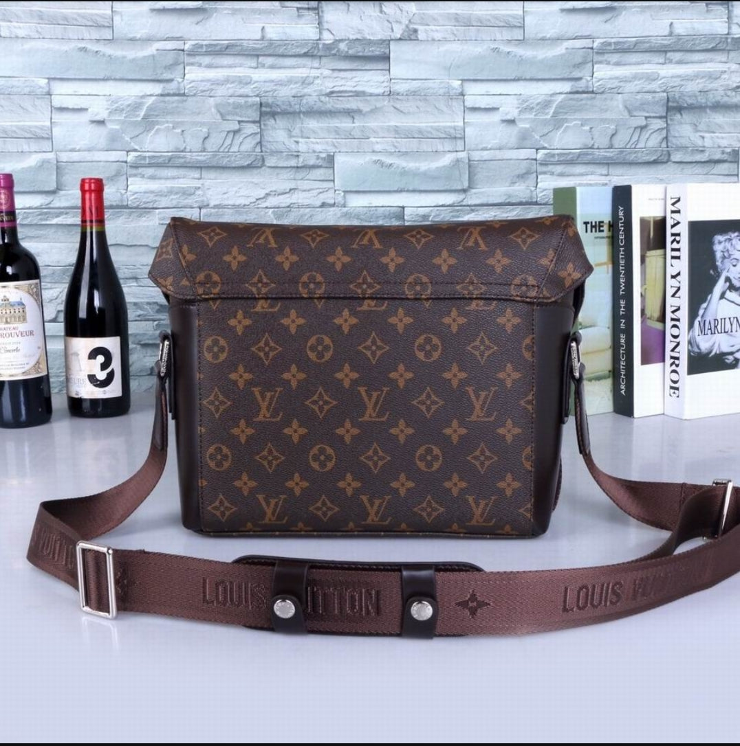 Louis Vuitton Men's Bag