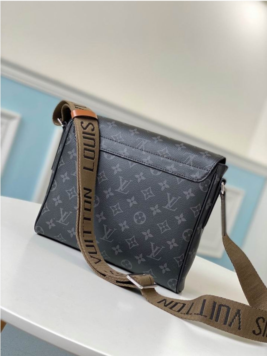 Louis Vuitton Men's Bag