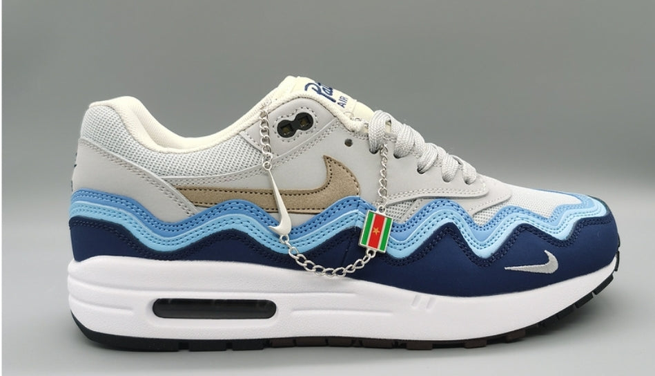 Les baskets Nike Air Max 1 sont iconiques pour leur style emblématique.retro incontournable pas cher. Le moins cher.exceptionnel