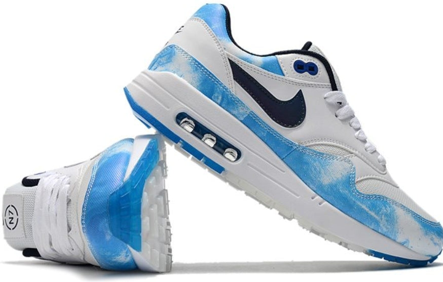 Les baskets Nike Air Max 1 sont iconiques pour leur style emblématique.retro incontournable pas cher. Le moins cher.exceptionnel