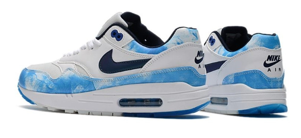 Les baskets Nike Air Max 1 sont iconiques pour leur style emblématique.retro incontournable pas cher. Le moins cher.exceptionnel