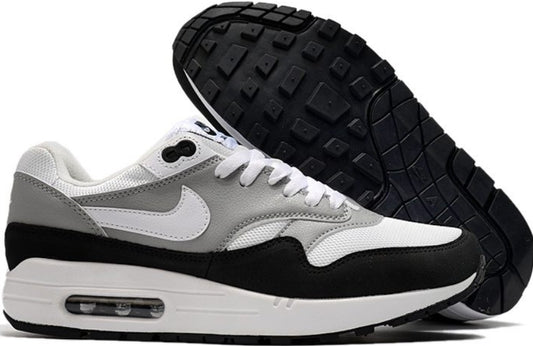 Les baskets Nike Air Max 1 sont iconiques pour leur style emblématique.retro incontournable pas cher. Le moins cher.exceptionnel