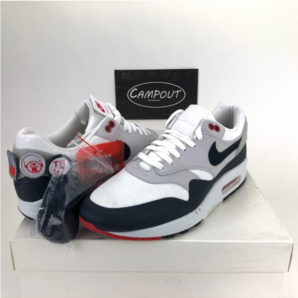 Les baskets Nike Air Max 1 sont iconiques pour leur style emblématique.retro incontournable pas cher. Le moins cher.exceptionnel
