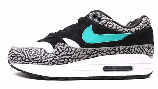Les baskets Nike Air Max 1 sont iconiques pour leur style emblématique.retro incontournable pas cher. Le moins cher.exceptionnel