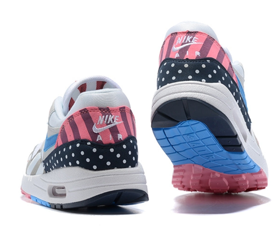 Les baskets Nike Air Max 1 sont iconiques pour leur style emblématique.retro incontournable pas cher. Le moins cher.exceptionnel