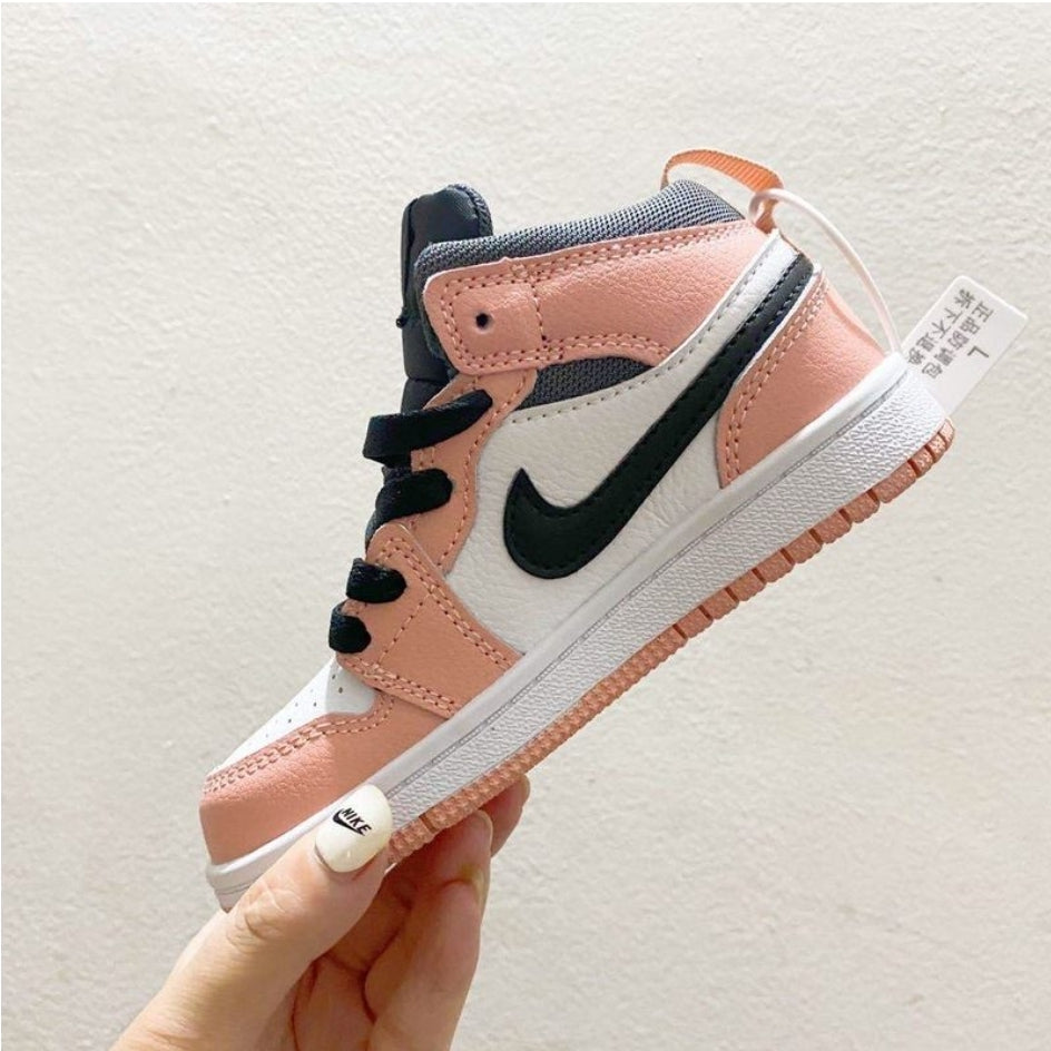 chaussure pour Enfant: jordan Garçon/Fille