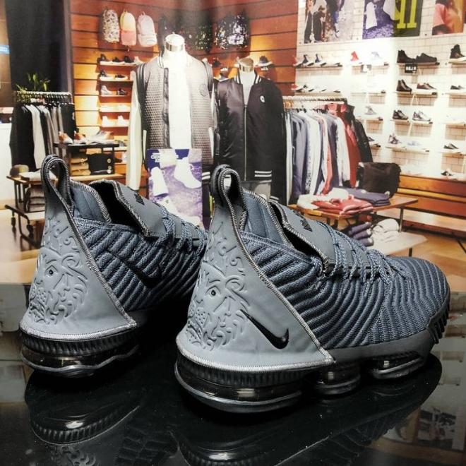Chassures basket Lebron James