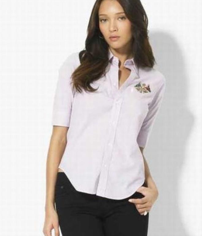 Les chemises Ralph Lauren Femme offrent une élégance et une qualité inégalées avec leur design intemporel et l'utilisation de matériaux .