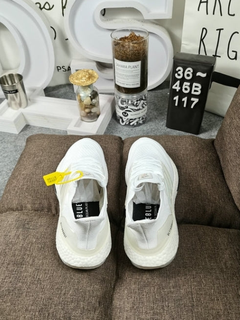 Les baskets Adidas UltraBoost 21 Femme.
Connues pour leur technologie de pointe et leur design moderne, sont un choix incontournable pour les coureuses et les amateurs de sport.