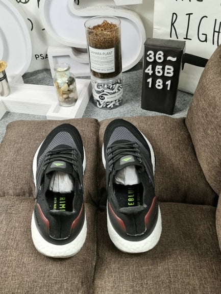 Les baskets Adidas UltraBoost 21 Femme.
Connues pour leur technologie de pointe et leur design moderne, sont un choix incontournable pour les coureuses et les amateurs de sport.