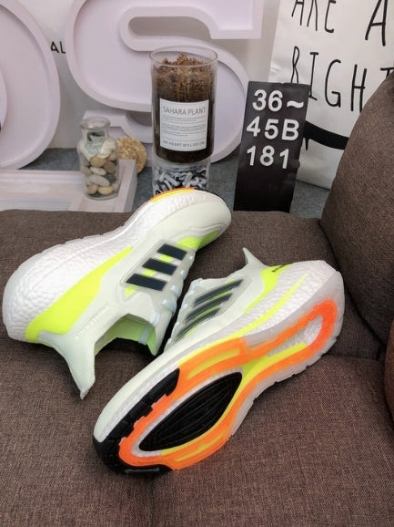 Les baskets Adidas UltraBoost 21 Femme.
Connues pour leur technologie de pointe et leur design moderne, sont un choix incontournable pour les coureuses et les amateurs de sport.