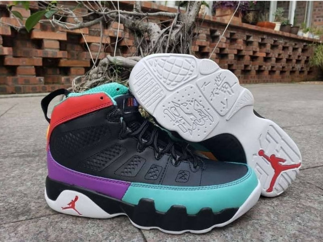 Baskets Air Jordan 9 Femme Elles ont conquis les amateurs de mode grâce à leur esthétique audacieuse et leurs innovations techniques.