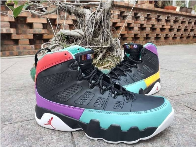 Baskets Air Jordan 9 Femme Elles ont conquis les amateurs de mode grâce à leur esthétique audacieuse et leurs innovations techniques.