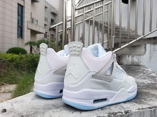Les baskets Air Jordan 04 femme permettent de personnaliser votre style .En résumé, les Union X Air Jordan 04 femme incarnent le style.