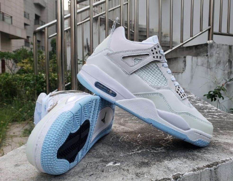 Les baskets Air Jordan 04 femme permettent de personnaliser votre style .En résumé, les Union X Air Jordan 04 femme incarnent le style.