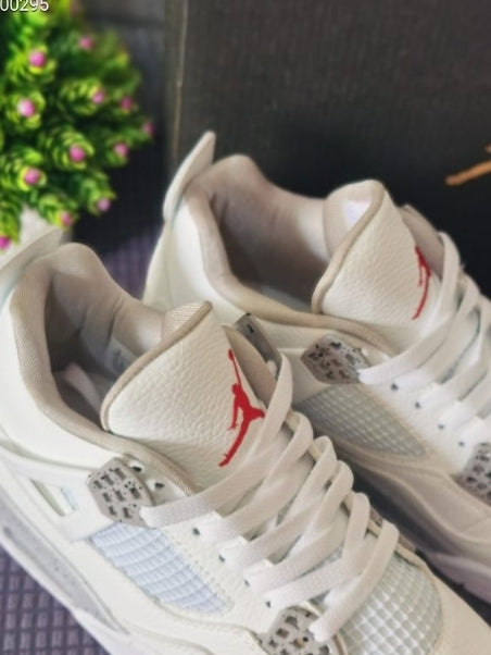 Les baskets Air Jordan 4 femme permettent de personnaliser votre style .En résumé, les Union X Air Jordan 04 femme incarnent le style.
