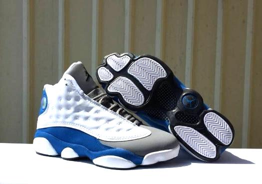 Les  baskets  Air Jordan 13 "Love & Respect" (Black and White) Femme permettent de personnaliser votre style tout en bénéficiant d’un confort supérieur.