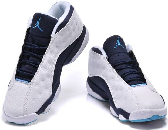 Les  baskets  Air Jordan 13 "Love & Respect" (Black and White) Femme permettent de personnaliser votre style tout en bénéficiant d’un confort supérieur.