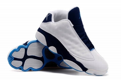 Les baskets Air Jordan 13 "Love & Respect" (Black and White) Femme permettent de personnaliser votre style tout en bénéficiant d’un confort supérieur.