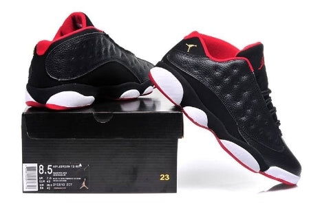 Les  baskets  Air Jordan 13 "Love & Respect" (Black and White) Femme permettent de personnaliser votre style tout en bénéficiant d’un confort supérieur.