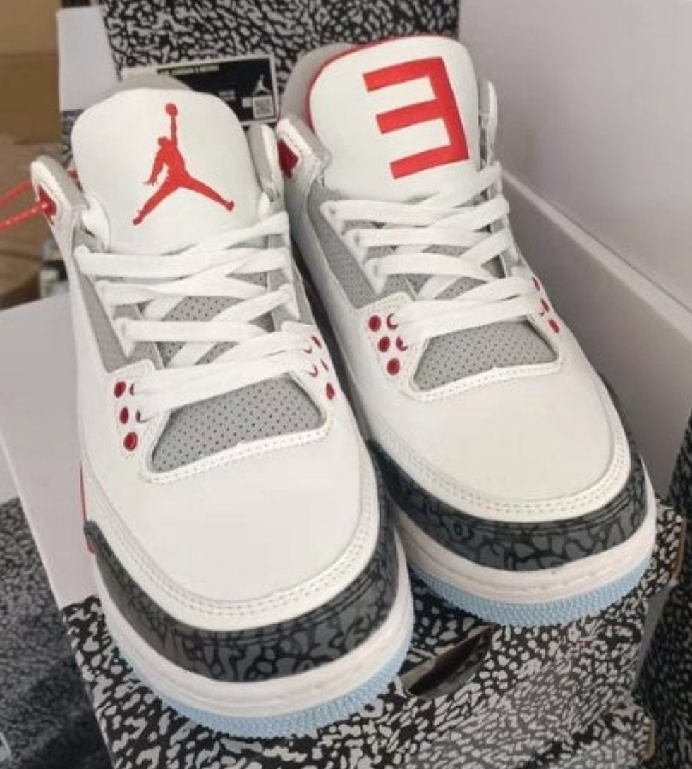 Les baskets Air Jordan 3 Triple White Femme permettent de personnaliser votre style tout en bénéficiant d’un confort supérieur.les Air Jordan 3 Triple.