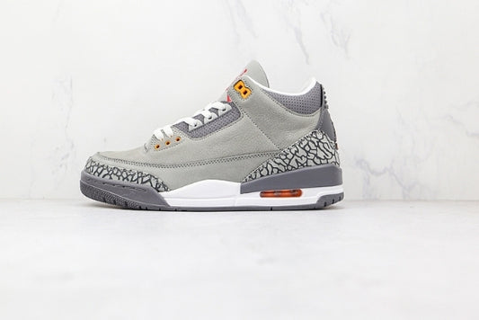 Les baskets Air Jordan 3 Triple White Femme permettent de personnaliser votre style tout en bénéficiant d’un confort supérieur.les Air Jordan 3 Triple.