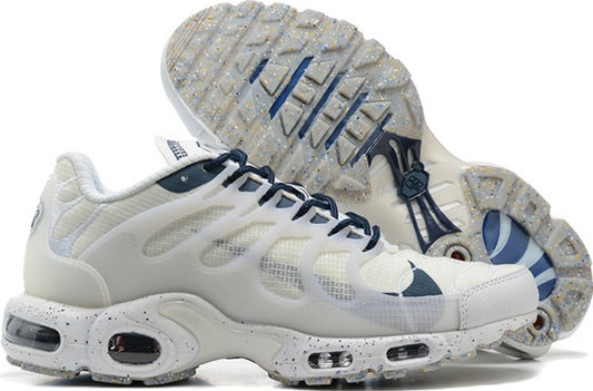 Les baskets Nike TN Air Max Terrascape Plus offrent un style polyvalent et une performance robuste.
 design distinctif.pas cher. Le moins cher.