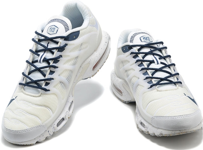Les baskets Nike TN Air Max Terrascape Plus offrent un style polyvalent et une performance robuste.
 design distinctif.pas cher. Le moins cher.