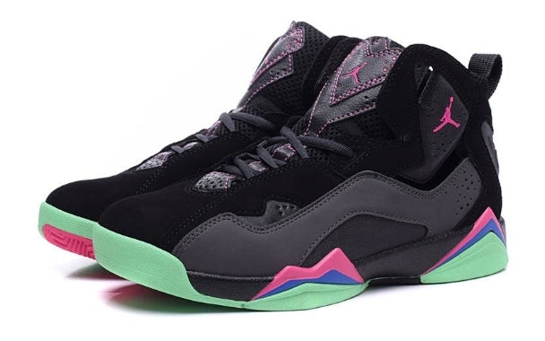 Baskets air Jordan 7 femme Elles ont conquis les amateurs de mode grâce à leur esthétique audacieuse et leurs innovations techniques.