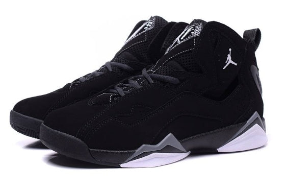 Baskets air Jordan 7 femme Elles ont conquis les amateurs de mode grâce à leur esthétique audacieuse et leurs innovations techniques.