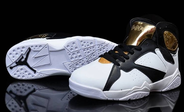 Baskets air Jordan 7 femme Elles ont conquis les amateurs de mode grâce à leur esthétique audacieuse et leurs innovations techniques.