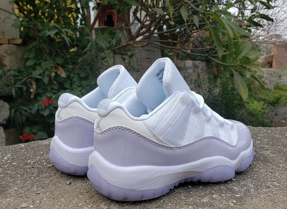 Les Air Jordan 11 Femme permettent de personnaliser votre style tout en bénéficiant d’un confort supérieur.Idéale pour un usage quotidien.