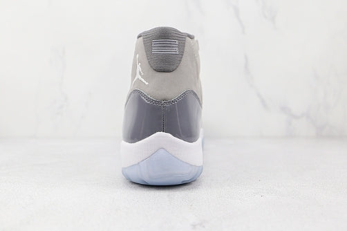 Les Air Jordan 11 Femme permettent de personnaliser votre style tout en bénéficiant d’un confort supérieur.Idéale pour un usage quotidien.