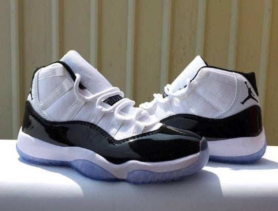 Les Air Jordan 11 Femme permettent de personnaliser votre style tout en bénéficiant d’un confort supérieur.Idéale pour un usage quotidien.