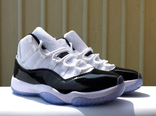 Les Air Jordan 11 Femme permettent de personnaliser votre style tout en bénéficiant d’un confort supérieur.Idéale pour un usage quotidien.