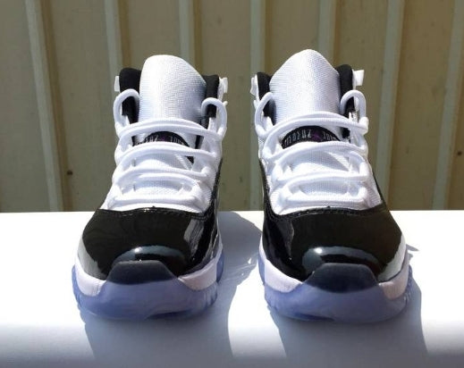 Les Air Jordan 11 Femme permettent de personnaliser votre style tout en bénéficiant d’un confort supérieur.Idéale pour un usage quotidien.