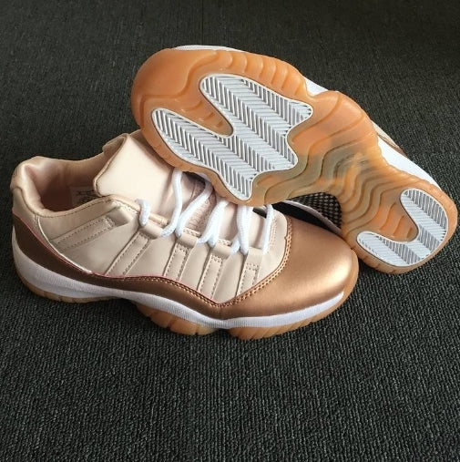 Les Air Jordan 11 Femme permettent de personnaliser votre style tout en bénéficiant d’un confort supérieur.Idéale pour un usage quotidien.