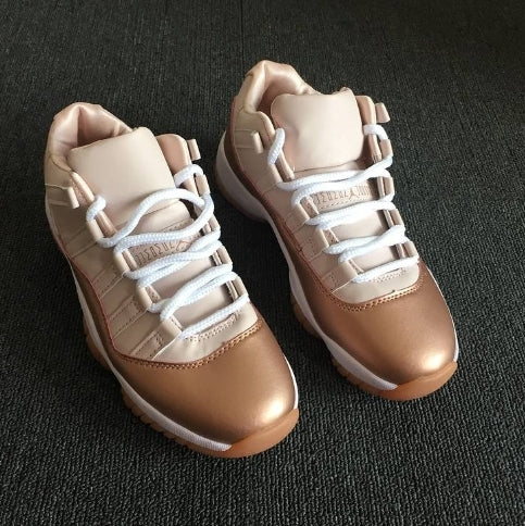 Les Air Jordan 11 Femme permettent de personnaliser votre style tout en bénéficiant d’un confort supérieur.Idéale pour un usage quotidien.