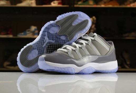 Les Air Jordan 11 Femme permettent de personnaliser votre style tout en bénéficiant d’un confort supérieur.Idéale pour un usage quotidien.