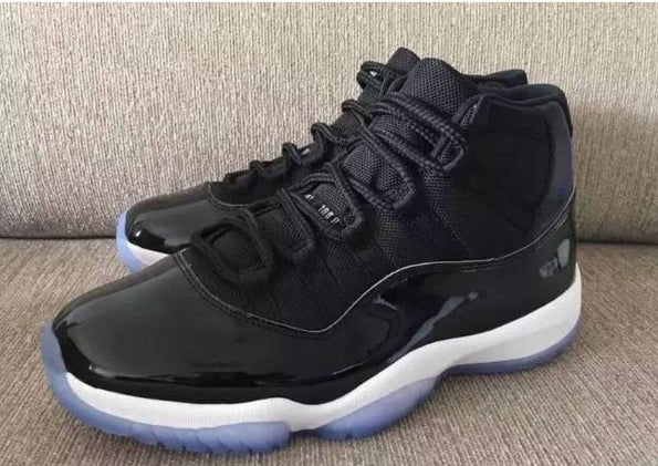 Les Air Jordan 11 Femme permettent de personnaliser votre style tout en bénéficiant d’un confort supérieur.Idéale pour un usage quotidien.